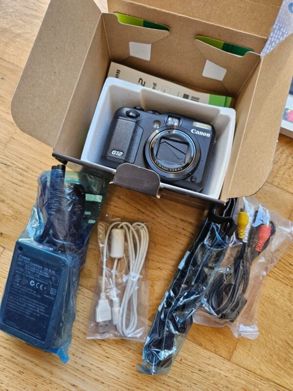 Canon PowerShot G12 10.0MP Digital Camera - Full Bundle - Image 2