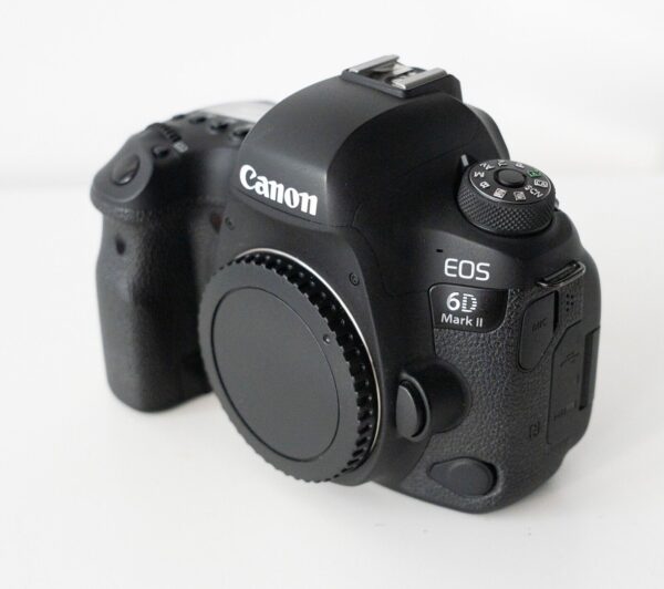 Canon EOS 6D Mark II 26.2MP Digital SLR Camera - Body Only + Remote Control - Image 3