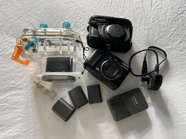 Canon PowerShot G9 12.1MP Digital Camera - Black