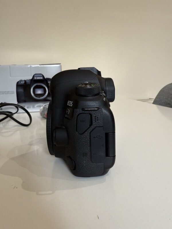 Canon EOS 6D Mark II 26.2MP Digital Camera + EF f/1.8 50mm Lens - Image 10