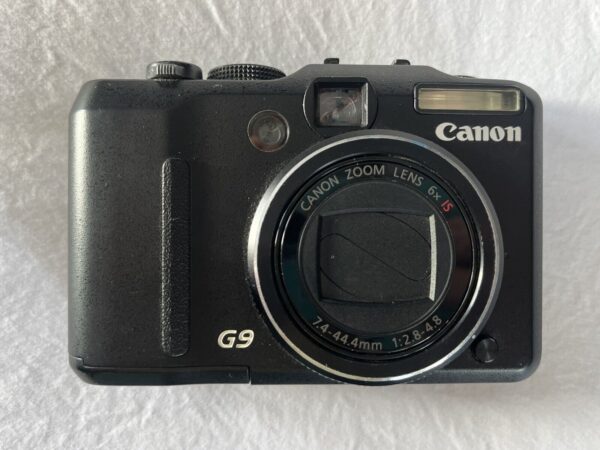 Canon PowerShot G9 12.1MP Digital Camera - Black - Image 2