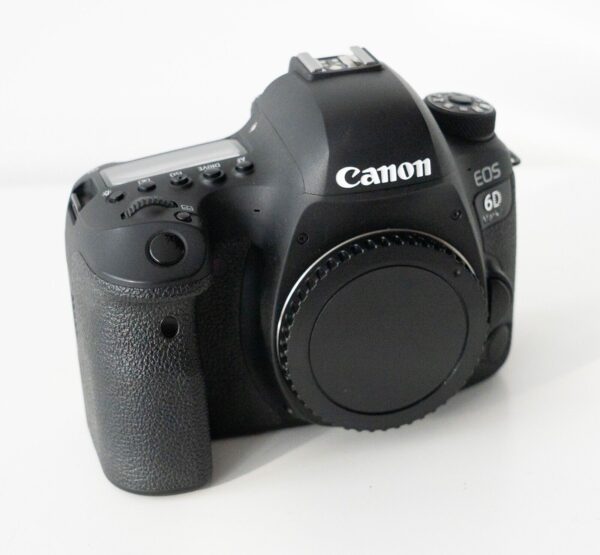 Canon EOS 6D Mark II 26.2MP Digital SLR Camera - Body Only + Remote Control - Image 2