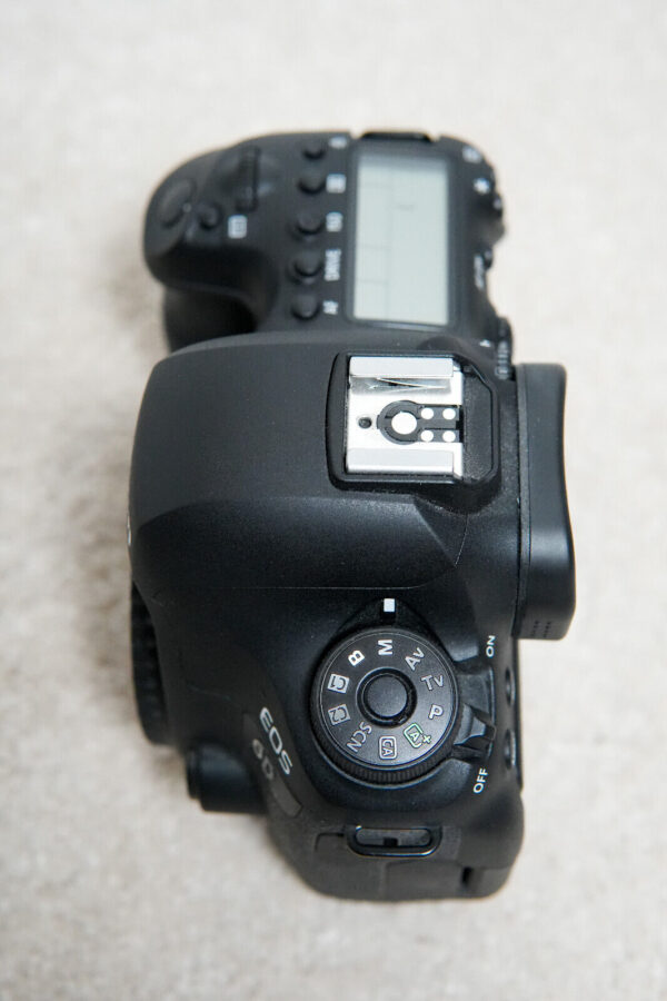 Canon EOS 6D Mark II DSLR Camera Bundle - Excellent Condition - Image 7