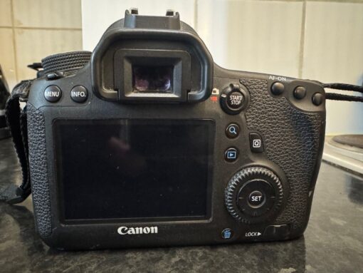 Canon 6D DSLR Camera with Lenses & Accessories Bundle - Image 2