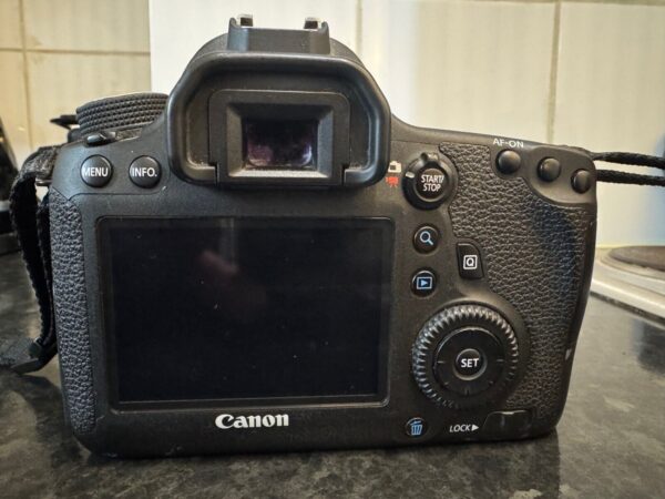 Canon 6D DSLR Camera with Lenses & Accessories Bundle - Image 2