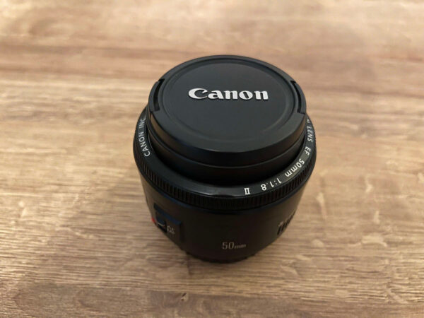 Canon 6D Digital SLR Camera and Accessories Bundle - Image 6