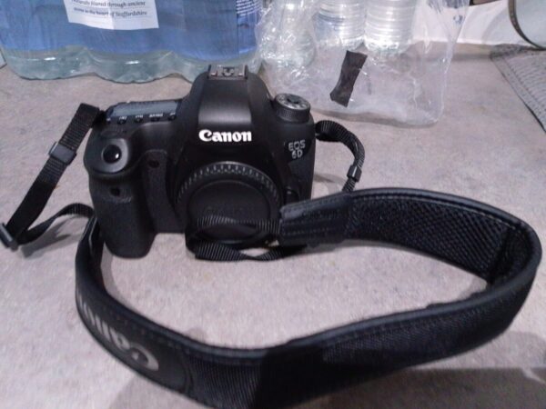 Canon EOS 6D Mark II 26.2MP Digital Camera Body Only - Excellent Condition