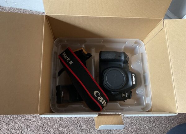 Canon EOS 6D Mark II Full-Frame DSLR Body Only - Good Condition - Image 2