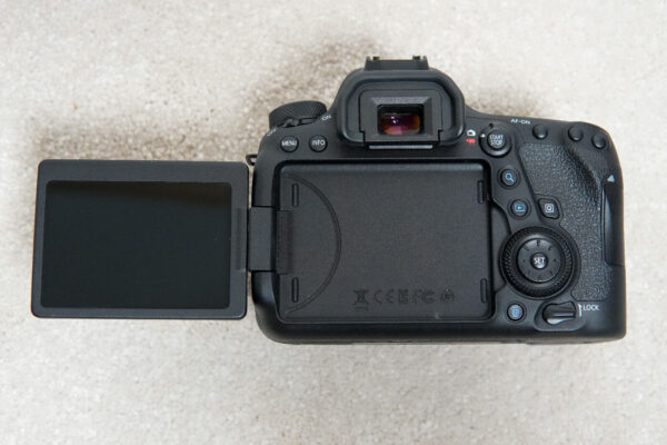 Canon EOS 6D Mark II DSLR Camera Bundle - Excellent Condition - Image 5