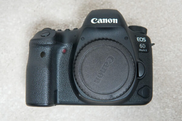 Canon EOS 6D Mark II DSLR Camera Bundle - Excellent Condition - Image 2
