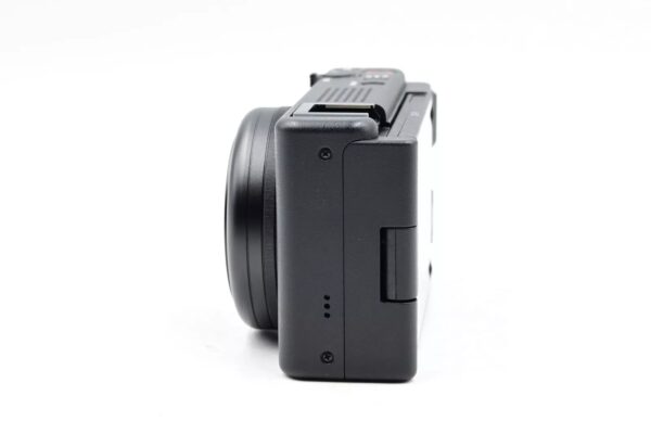 Sony ZV-1F 20.1MP Digital Vlog Camera with 20mm Lens - Mint Condition - Image 8