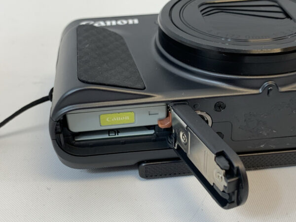 Canon Powershot SX730 HS 40x Optical Zoom w/ Batery and Charger - Image 14