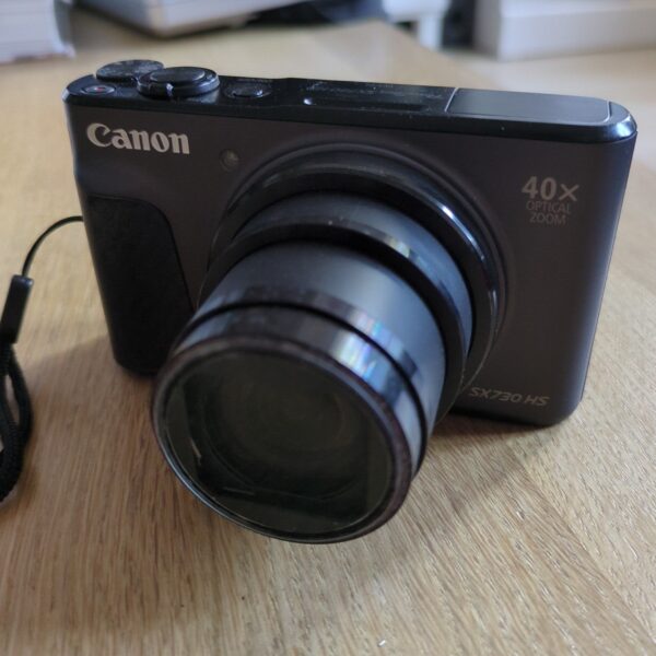 Canon Powershot SX730 HS 20.3MP Camera Good Condition Travel Kit And 32GB Card - Image 2