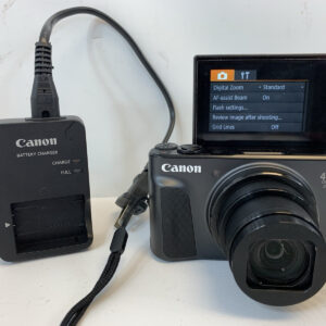 Canon Powershot SX730 HS 40x Optical Zoom w/ Batery and Charger