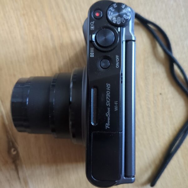 Canon Powershot SX730 HS 20.3MP Camera Good Condition Travel Kit And 32GB Card - Image 6