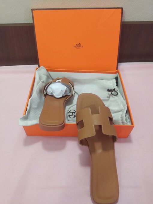 Hermès Oran brown sandals for women, Size 39